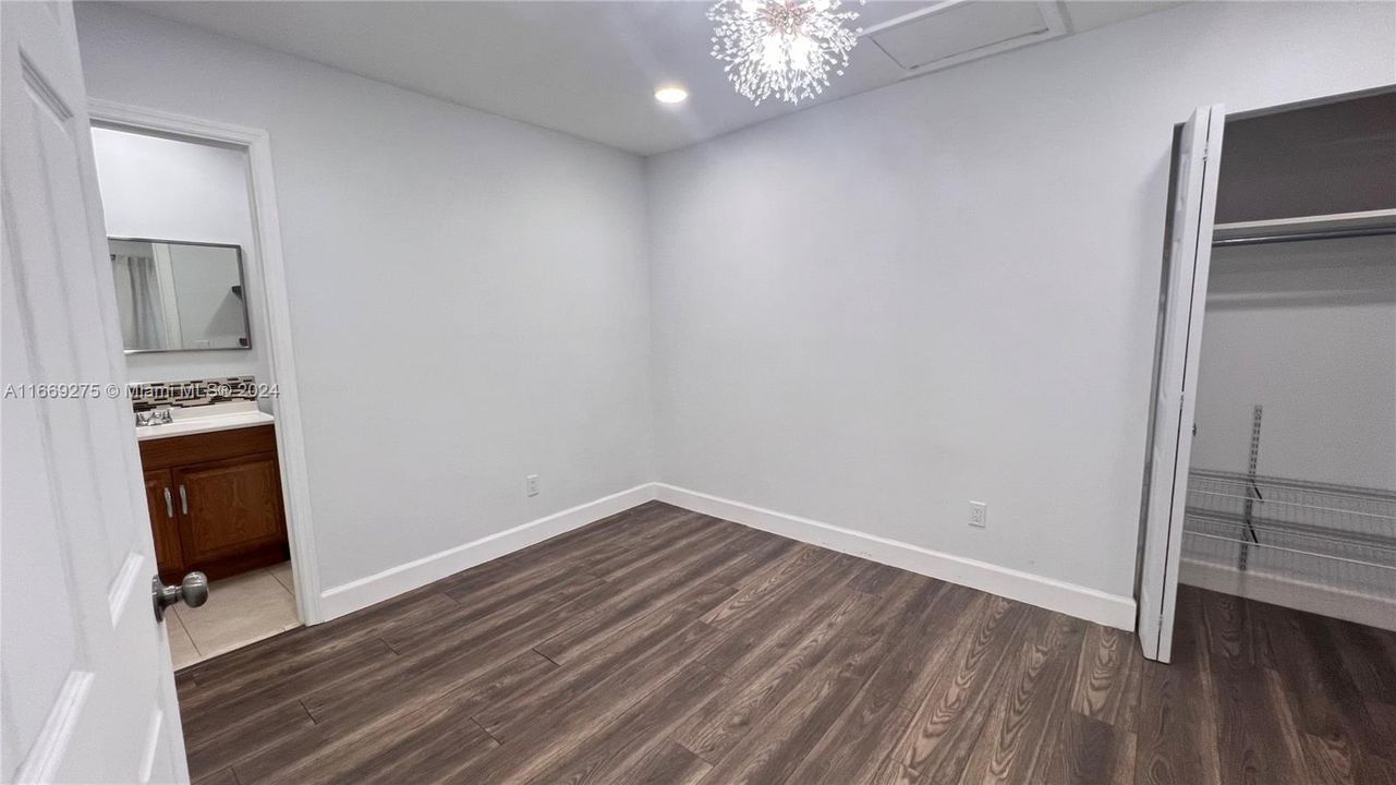 For Rent: $2,000 (1 beds, 1 baths, 1927 Square Feet)