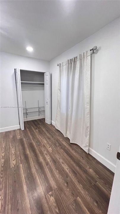 For Rent: $2,000 (1 beds, 1 baths, 1927 Square Feet)