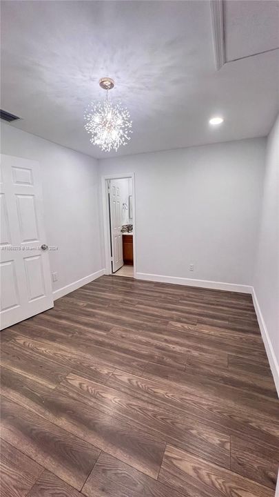 For Rent: $2,000 (1 beds, 1 baths, 1927 Square Feet)