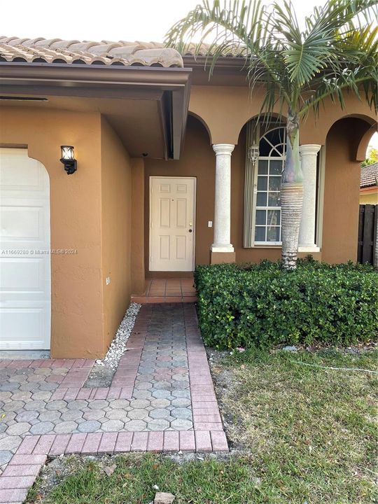 For Rent: $3,500 (3 beds, 2 baths, 1511 Square Feet)