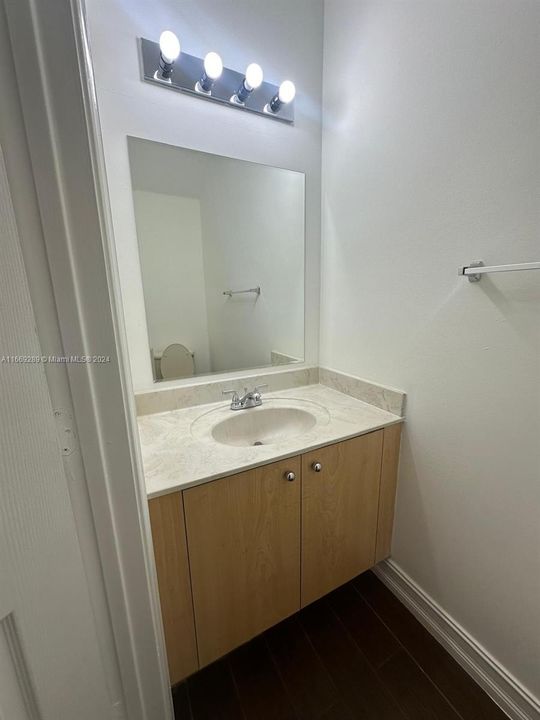 For Rent: $3,000 (2 beds, 2 baths, 1155 Square Feet)