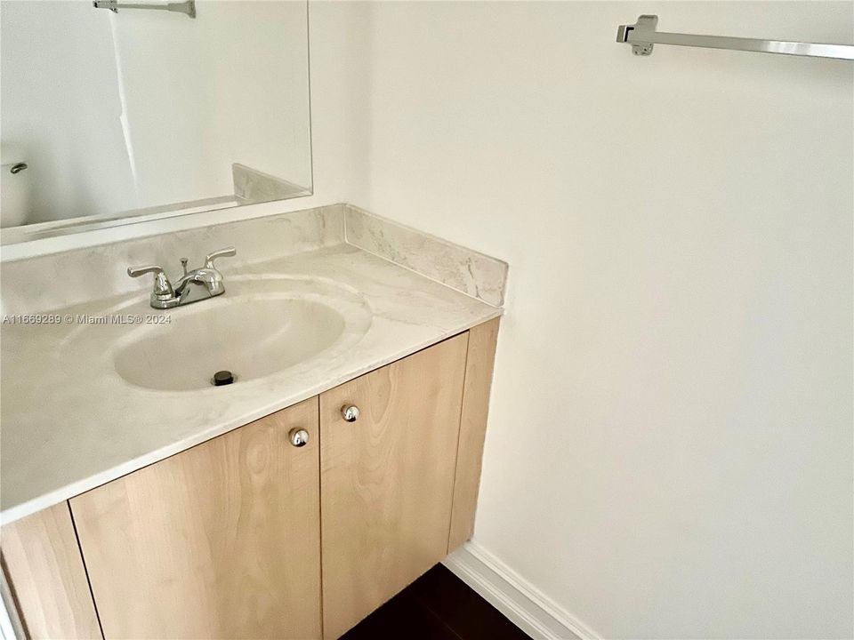 For Rent: $3,000 (2 beds, 2 baths, 1155 Square Feet)