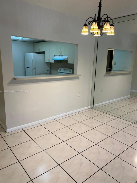 For Rent: $1,850 (1 beds, 1 baths, 736 Square Feet)