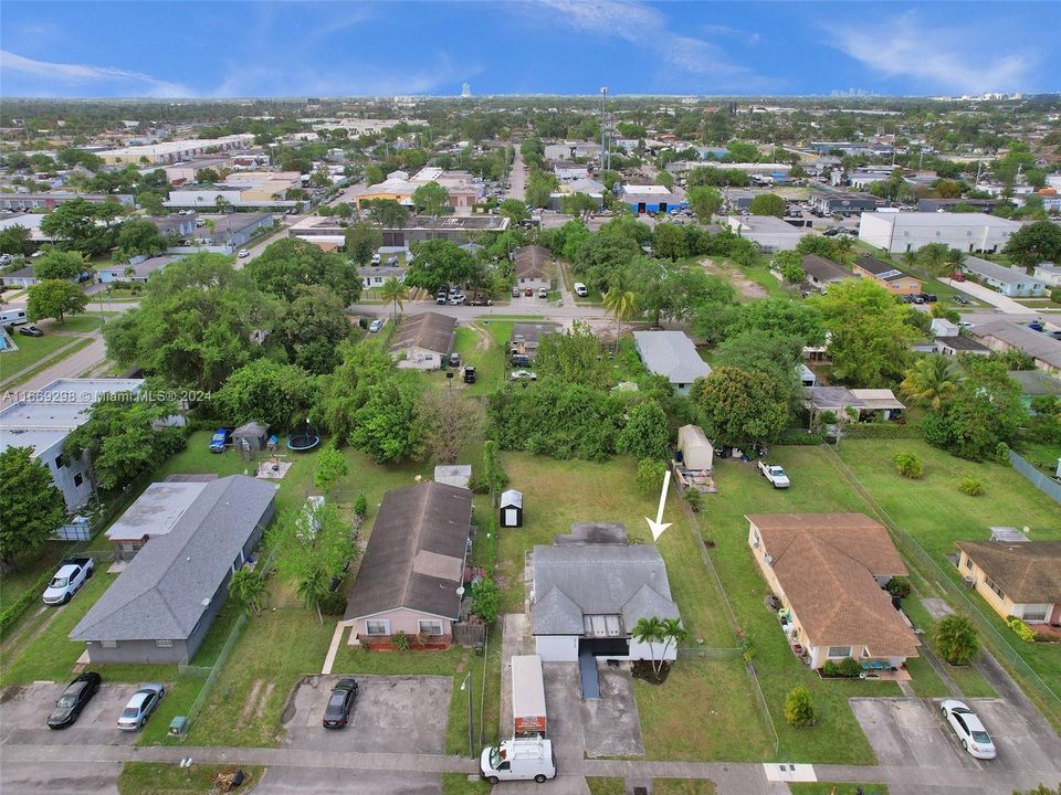 For Sale: $544,999 (4 beds, 2 baths, 1331 Square Feet)