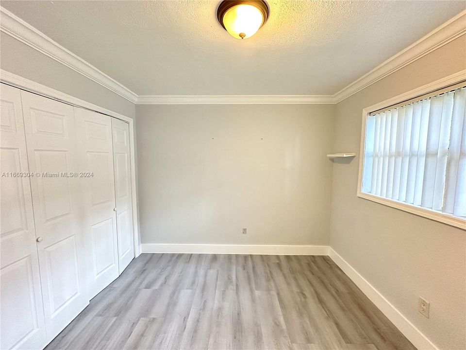 For Rent: $2,300 (2 beds, 1 baths, 716 Square Feet)