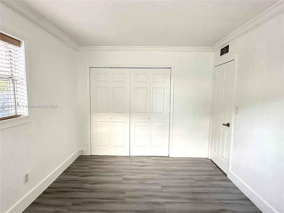 For Rent: $2,300 (2 beds, 1 baths, 716 Square Feet)