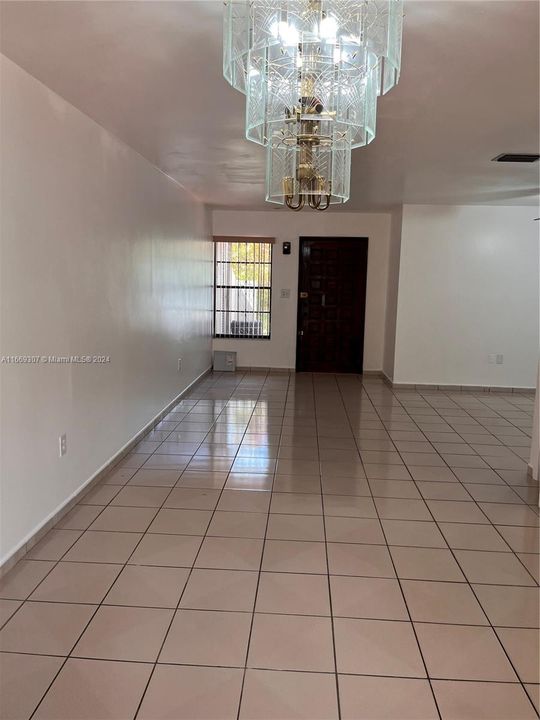 Recently Rented: $2,998 (3 beds, 2 baths, 1181 Square Feet)