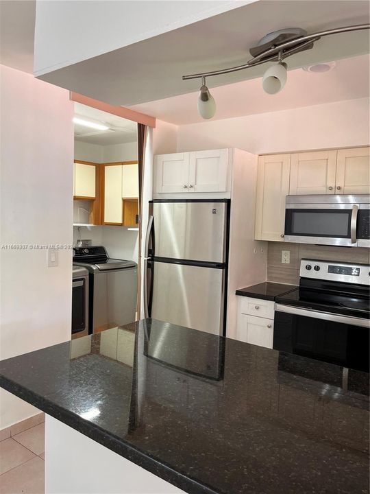 Recently Rented: $2,998 (3 beds, 2 baths, 1181 Square Feet)