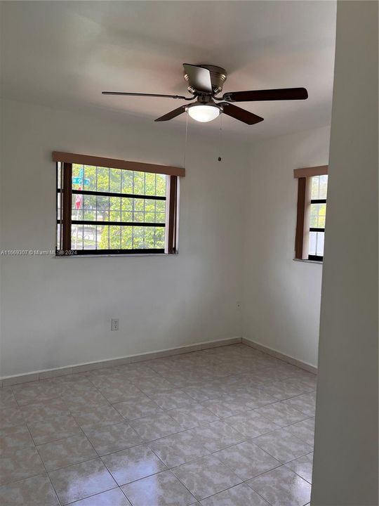 Recently Rented: $2,998 (3 beds, 2 baths, 1181 Square Feet)