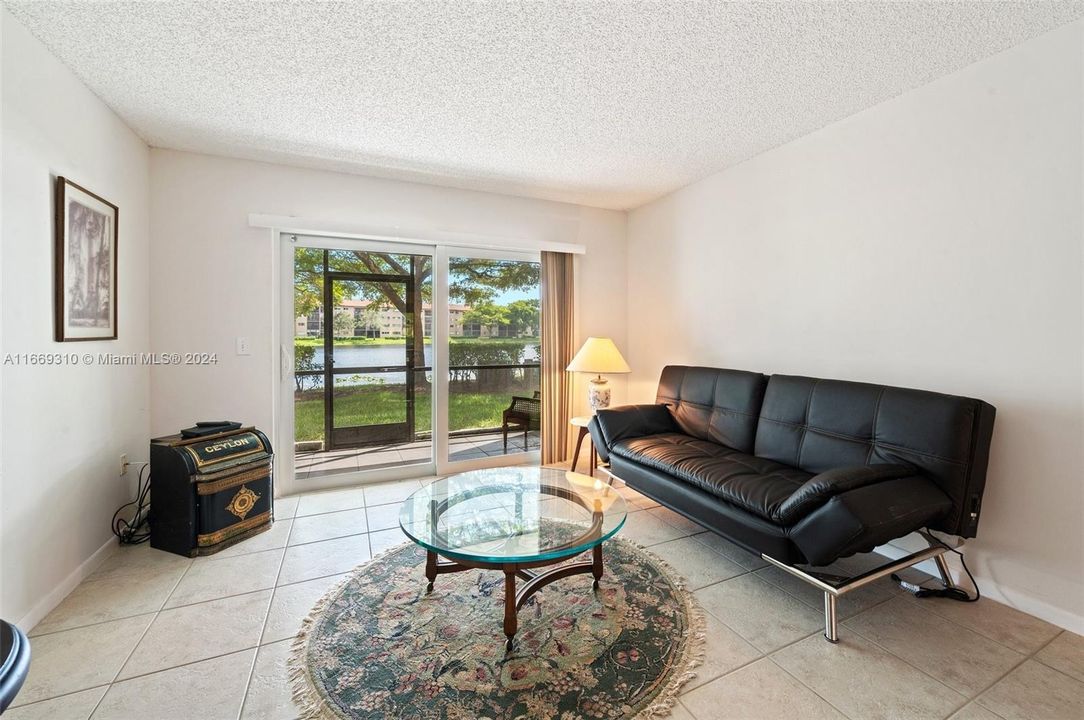 Active With Contract: $234,900 (2 beds, 2 baths, 1137 Square Feet)