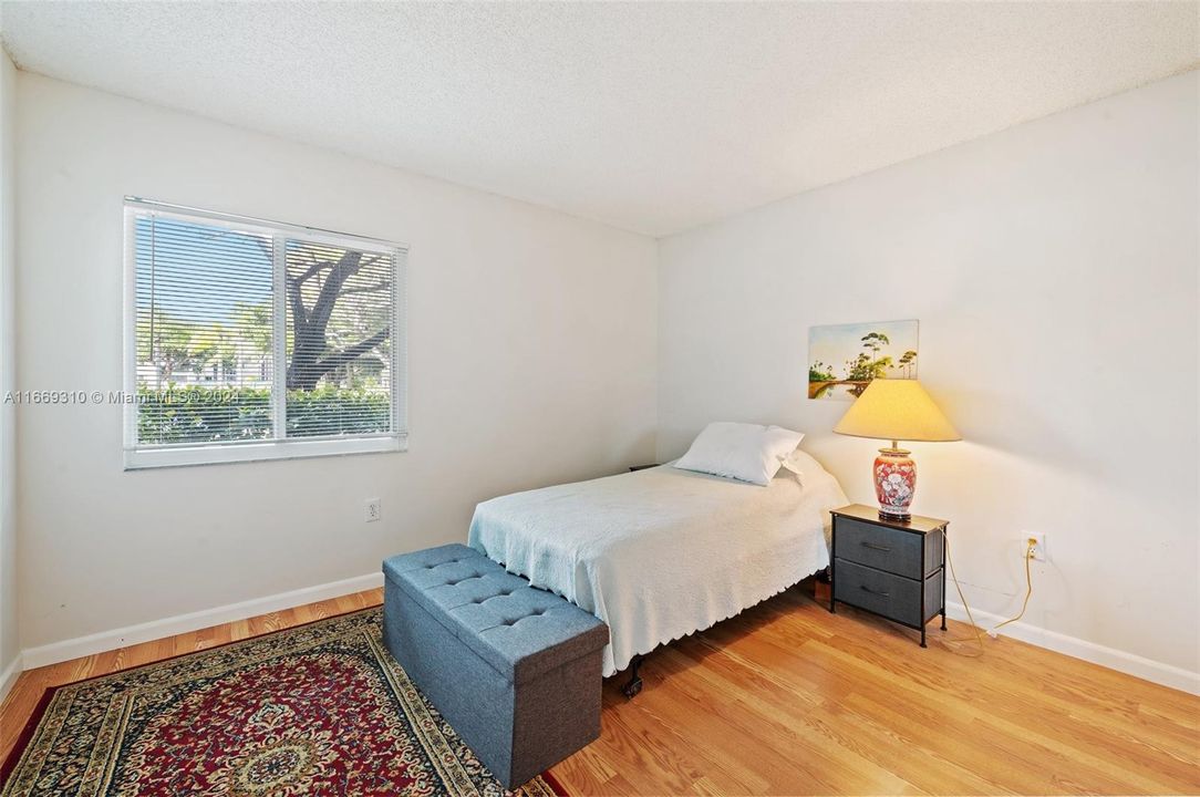 For Sale: $234,900 (2 beds, 2 baths, 1137 Square Feet)