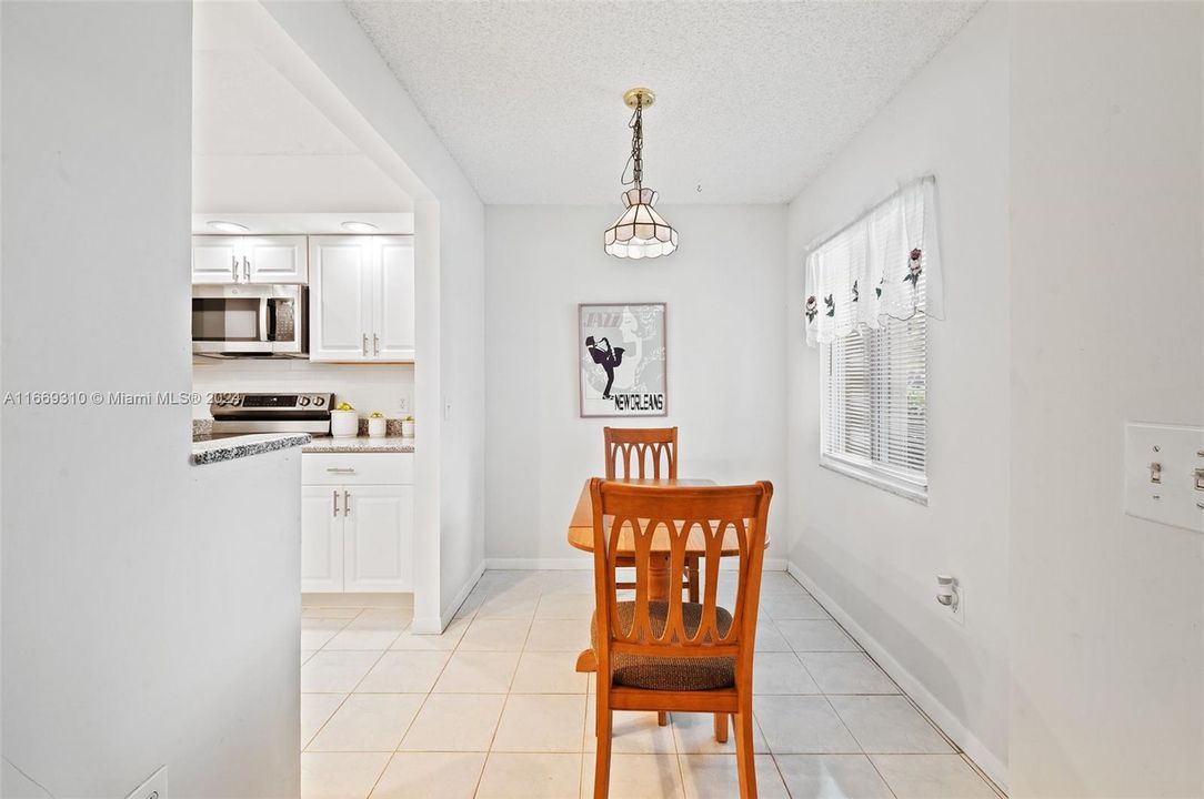 For Sale: $234,900 (2 beds, 2 baths, 1137 Square Feet)