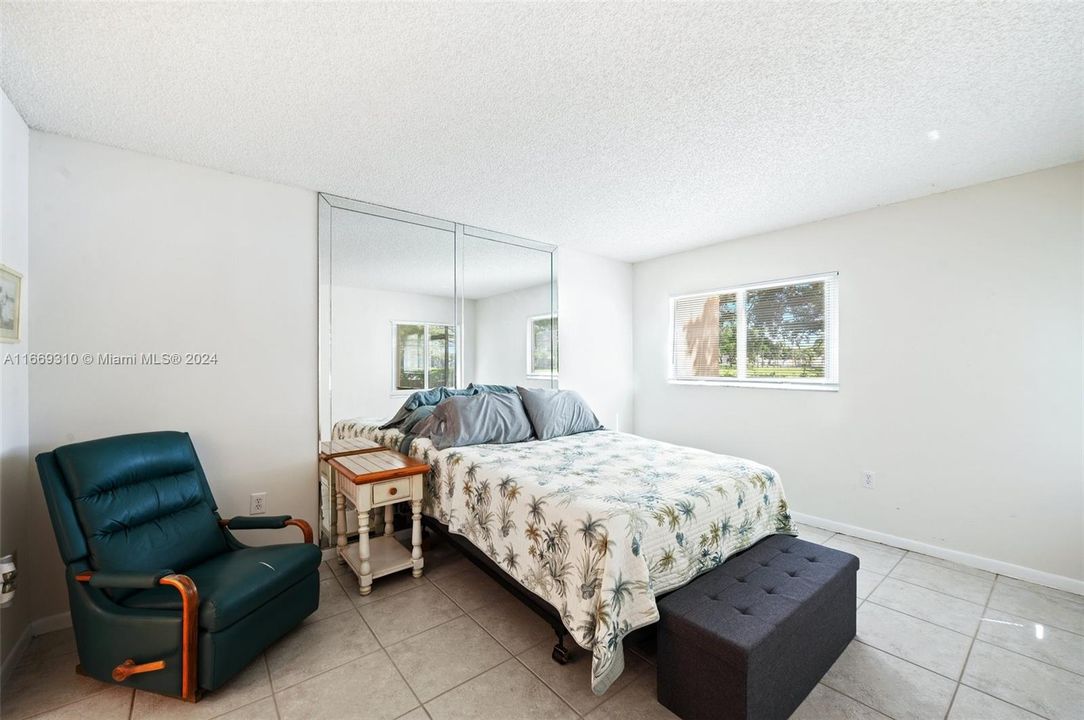 Active With Contract: $234,900 (2 beds, 2 baths, 1137 Square Feet)