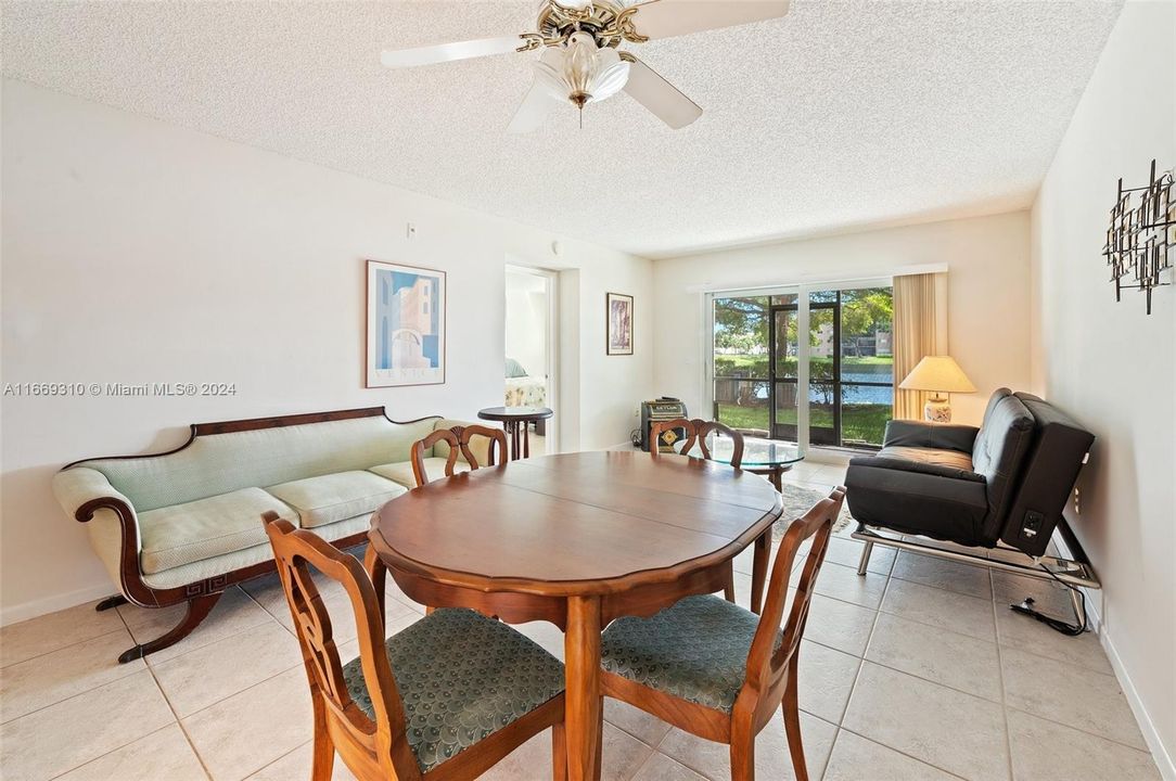 For Sale: $234,900 (2 beds, 2 baths, 1137 Square Feet)