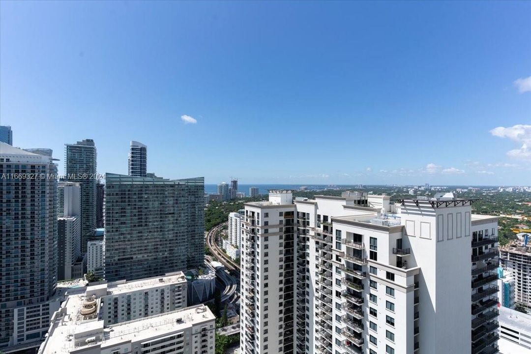 For Sale: $679,000 (1 beds, 2 baths, 851 Square Feet)