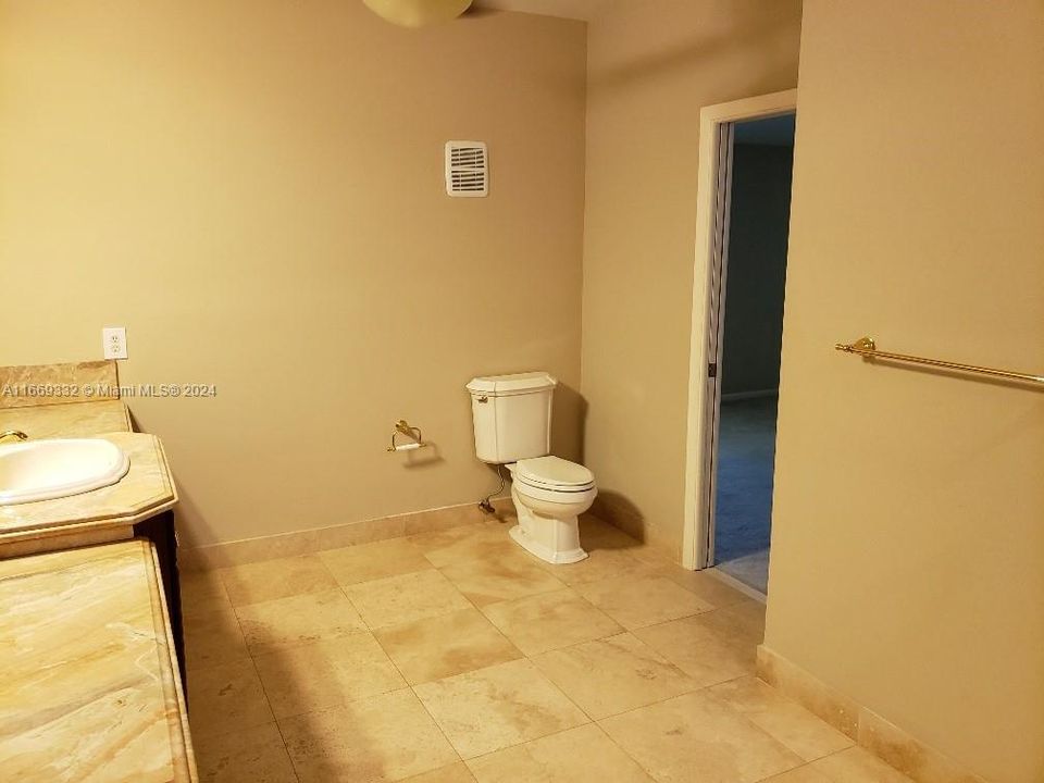 For Rent: $3,975 (3 beds, 2 baths, 2070 Square Feet)