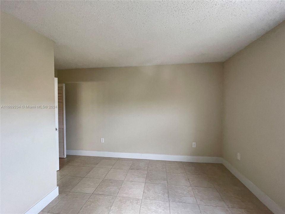 For Rent: $2,150 (2 beds, 2 baths, 912 Square Feet)