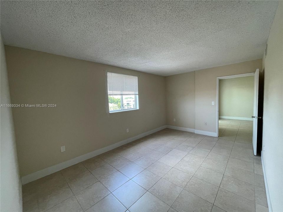 For Rent: $2,150 (2 beds, 2 baths, 912 Square Feet)