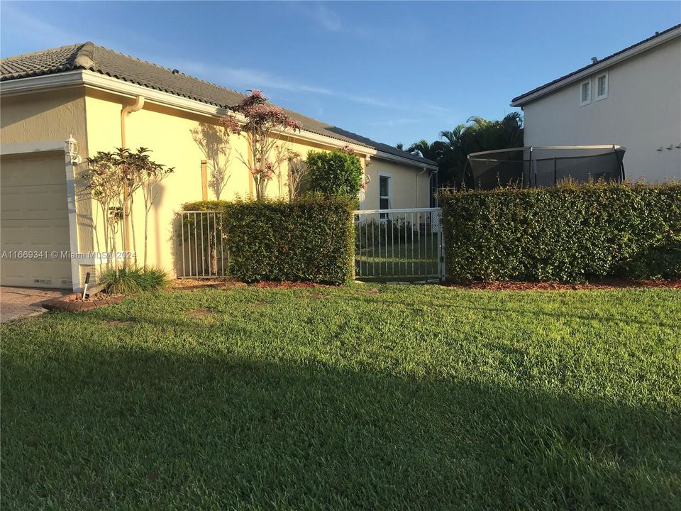 For Rent: $4,200 (4 beds, 2 baths, 2106 Square Feet)