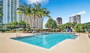 For Sale: $655,000 (2 beds, 2 baths, 1080 Square Feet)