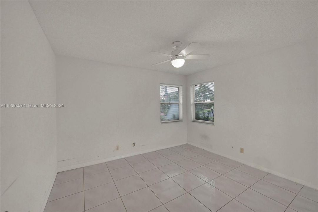 For Sale: $379,900 (2 beds, 2 baths, 1555 Square Feet)