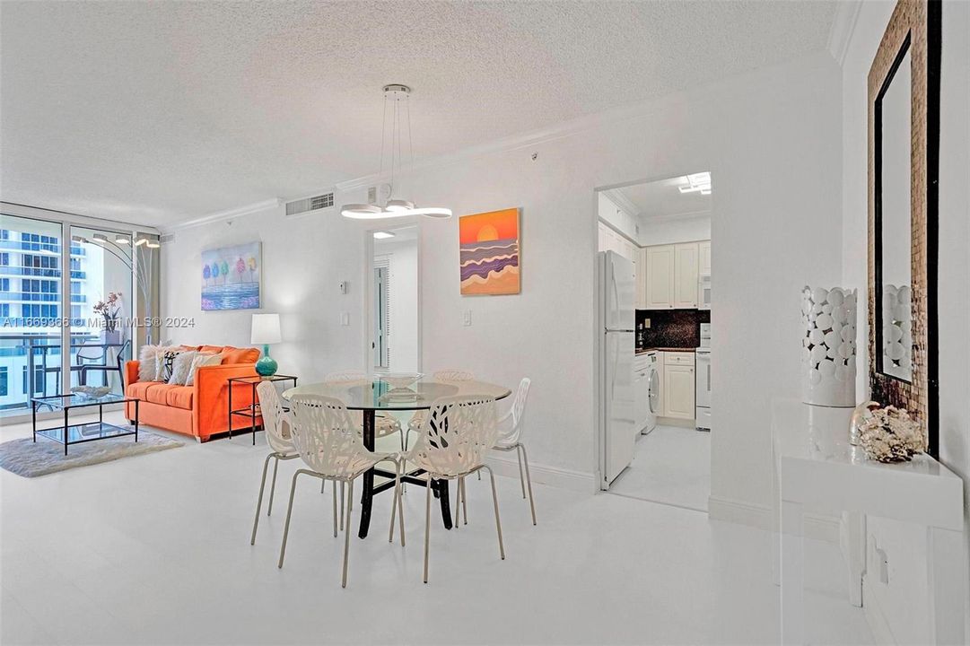 Recently Rented: $4,000 (1 beds, 1 baths, 835 Square Feet)