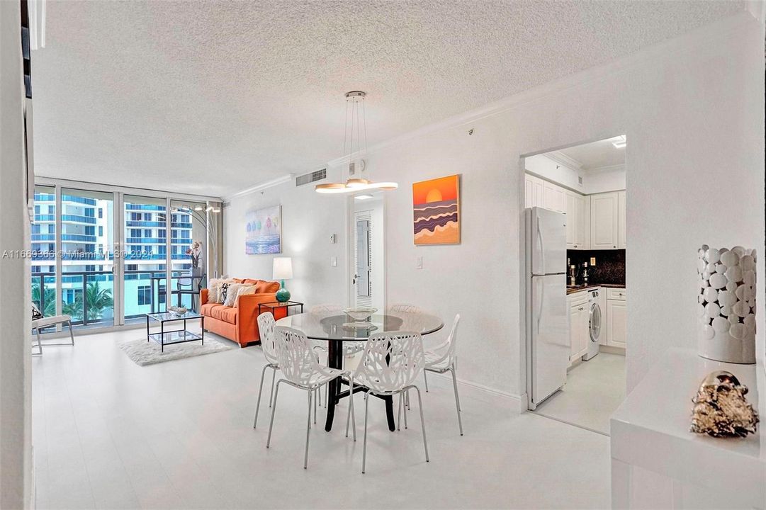 Recently Rented: $4,000 (1 beds, 1 baths, 835 Square Feet)