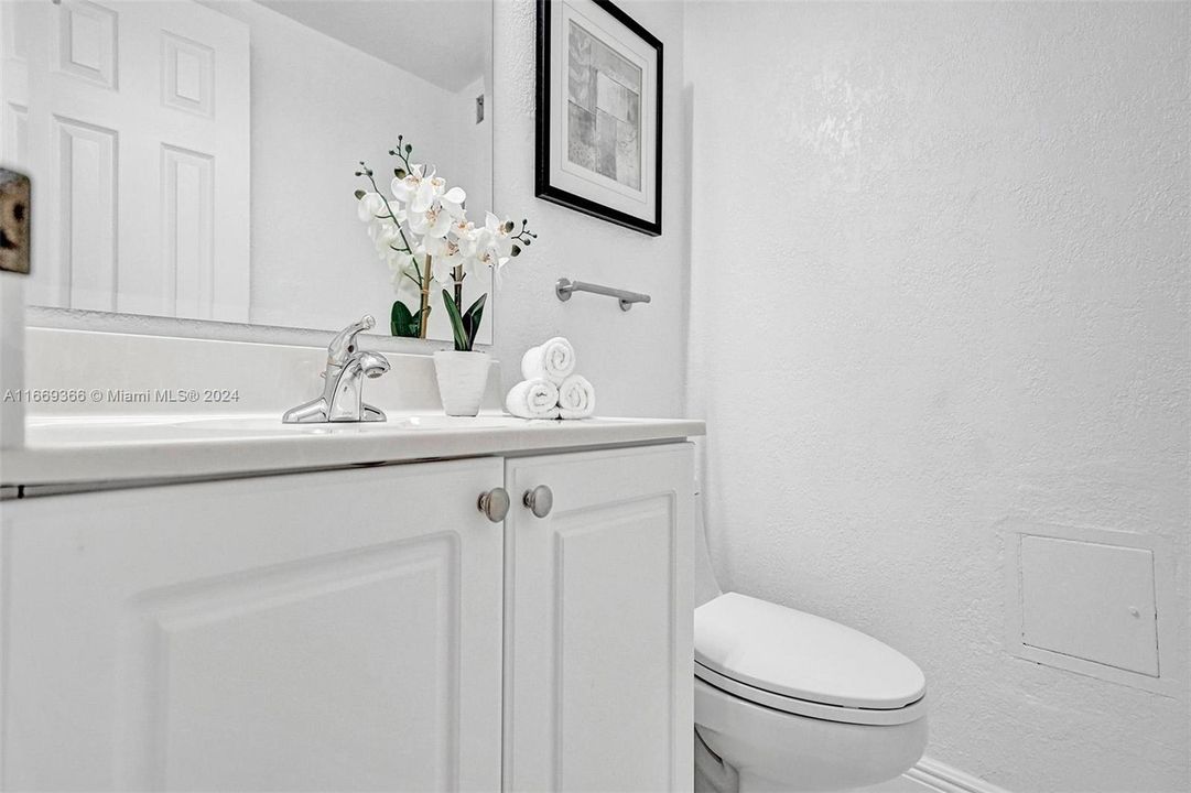 Recently Rented: $4,000 (1 beds, 1 baths, 835 Square Feet)