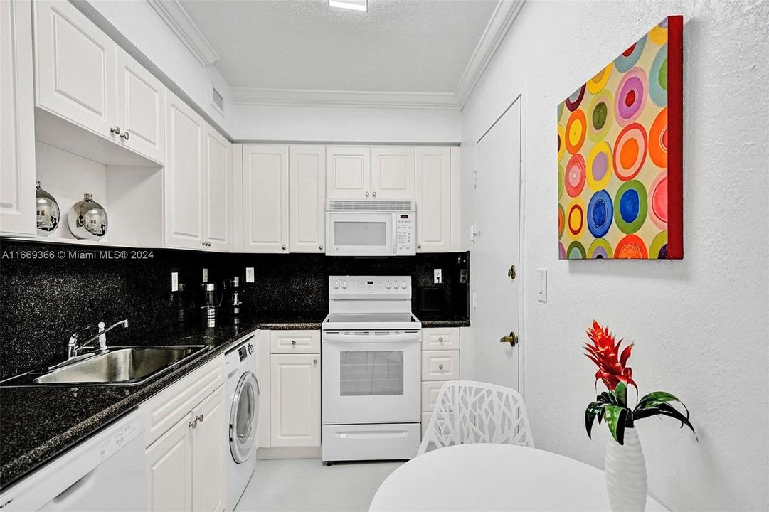 Recently Rented: $4,000 (1 beds, 1 baths, 835 Square Feet)