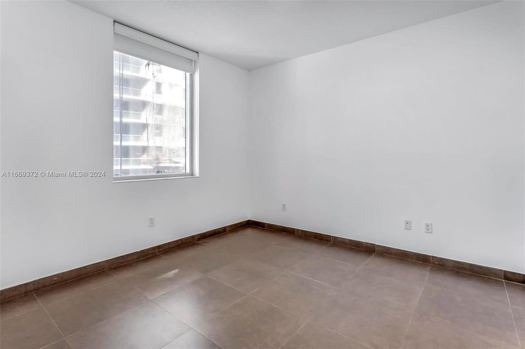 For Rent: $3,250 (1 beds, 1 baths, 731 Square Feet)