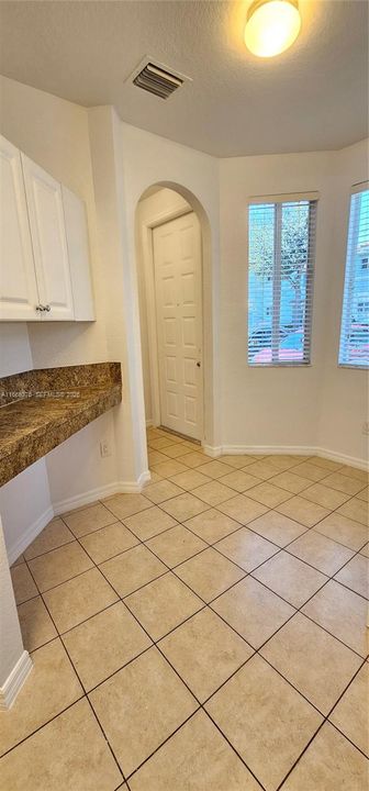 En Venta: $234,000 (2 camas, 2 baños, 1227 Pies cuadrados)