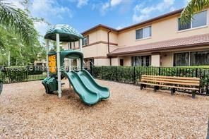 For Sale: $257,000 (2 beds, 2 baths, 1227 Square Feet)