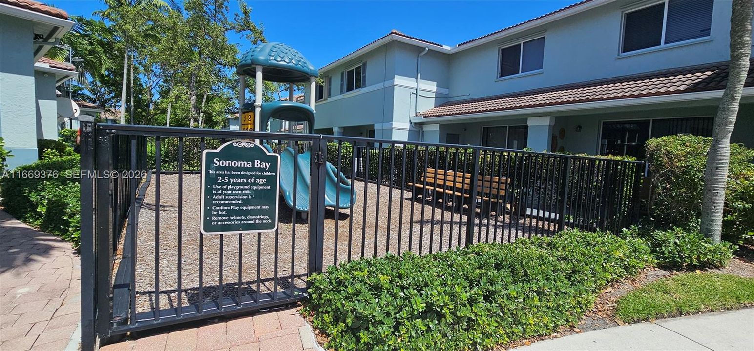 En Venta: $234,000 (2 camas, 2 baños, 1227 Pies cuadrados)