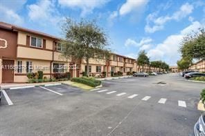 For Sale: $257,000 (2 beds, 2 baths, 1227 Square Feet)