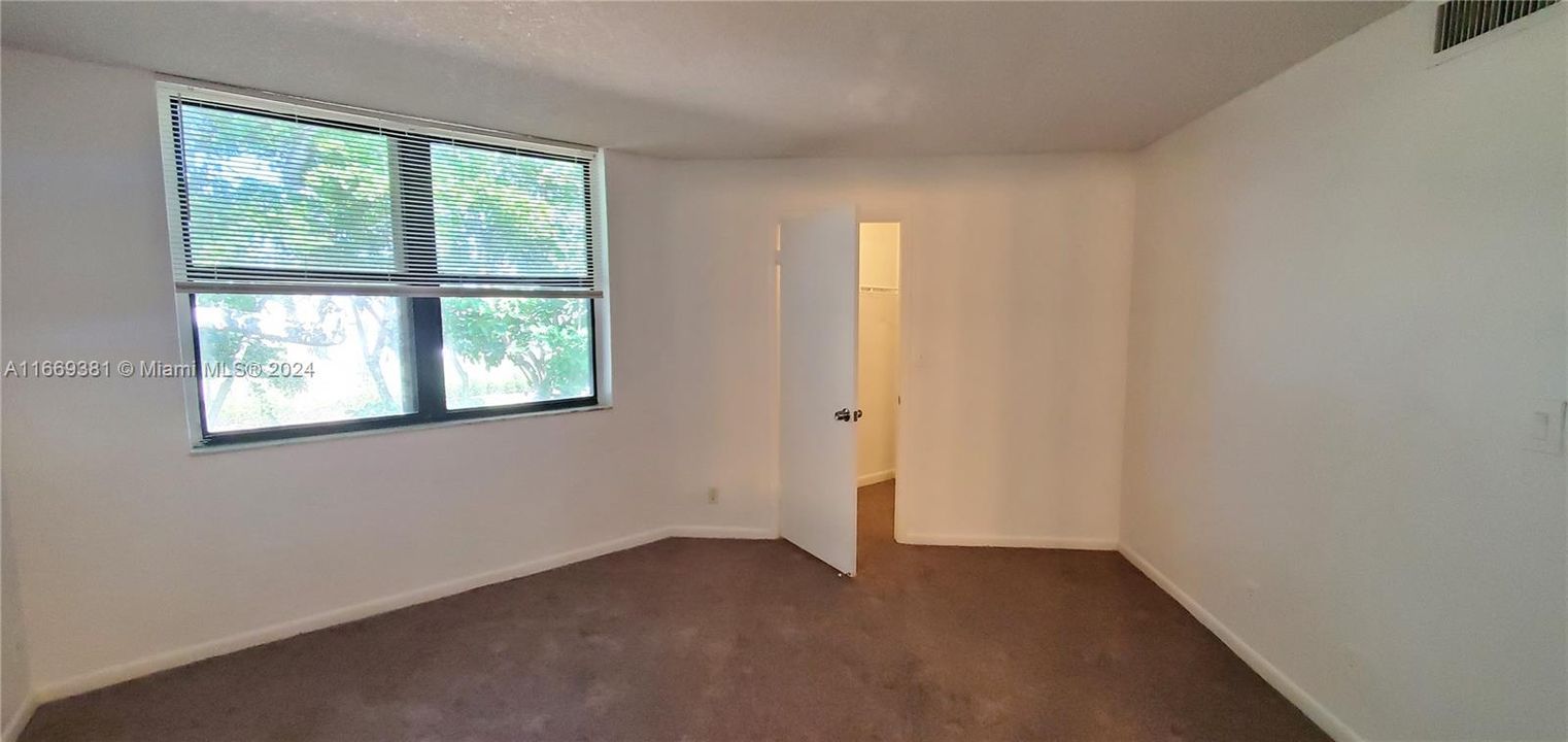 For Sale: $207,500 (2 beds, 2 baths, 890 Square Feet)