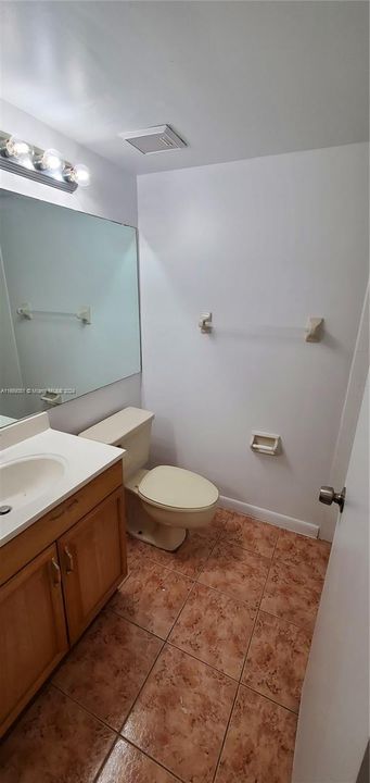 For Sale: $207,500 (2 beds, 2 baths, 890 Square Feet)