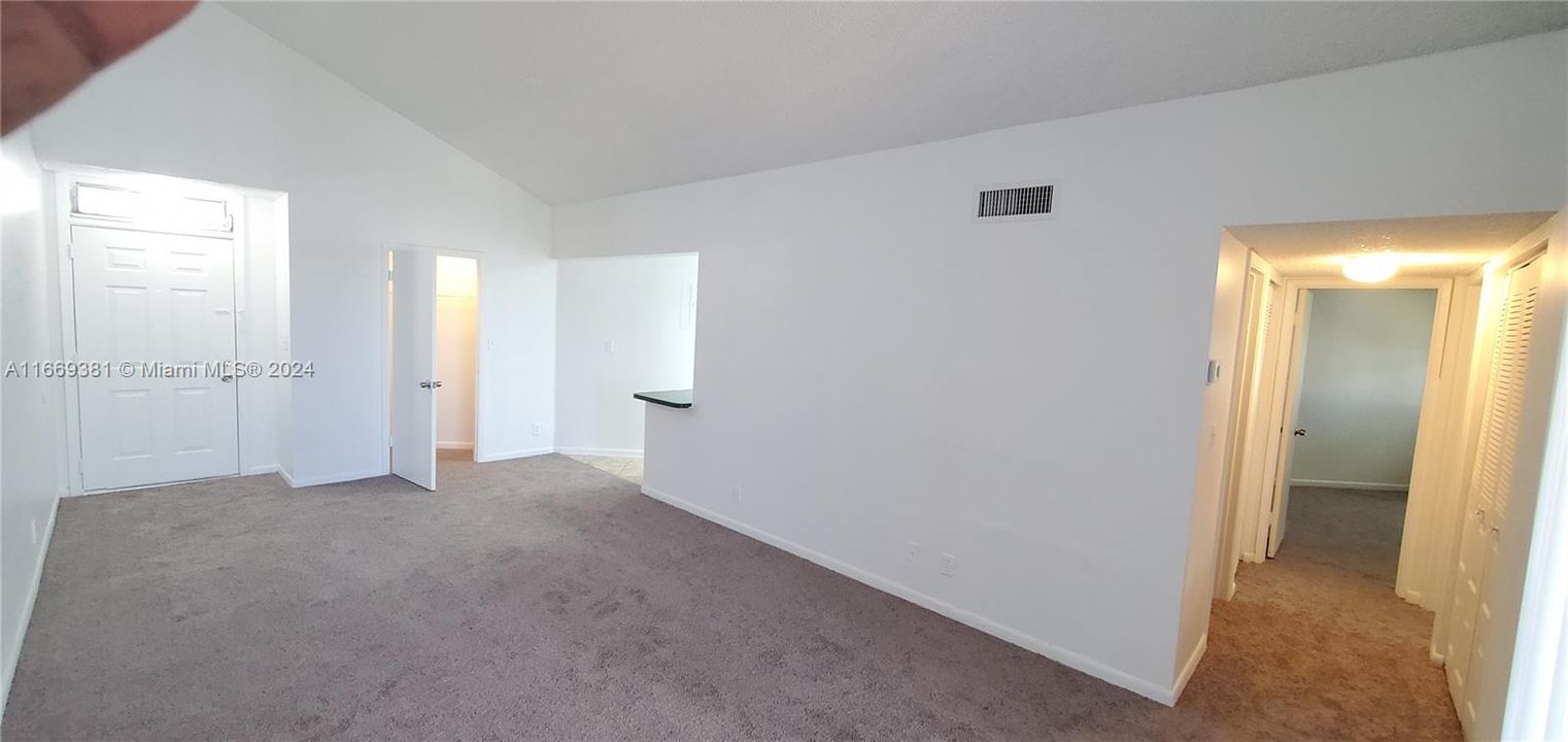 For Sale: $207,500 (2 beds, 2 baths, 890 Square Feet)