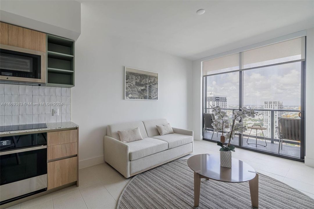 For Sale: $840,000 (1 beds, 1 baths, 637 Square Feet)