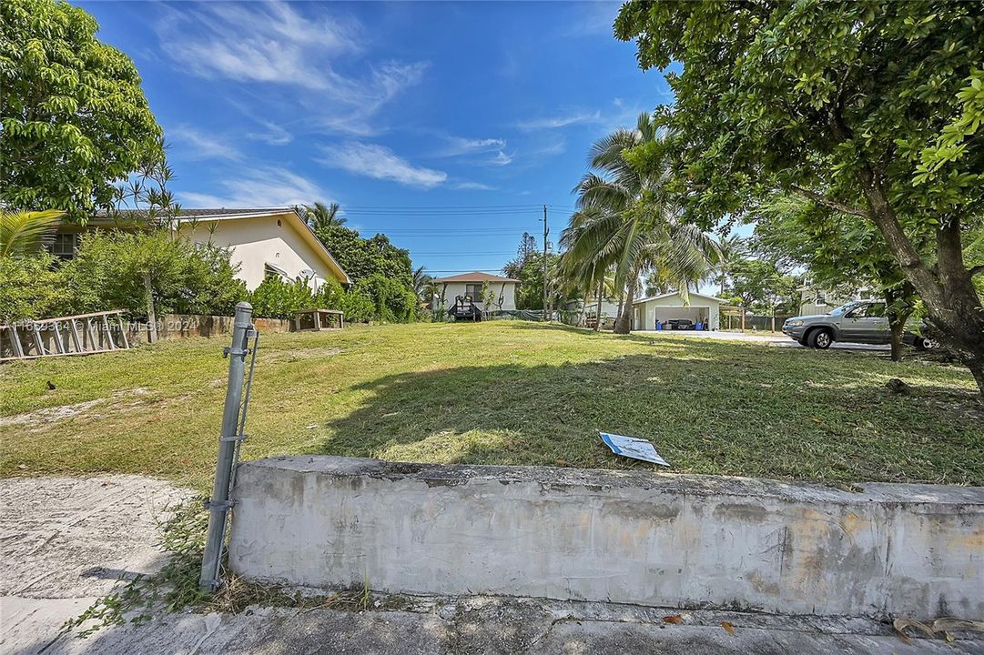 For Sale: $925,000 (3 beds, 2 baths, 1468 Square Feet)