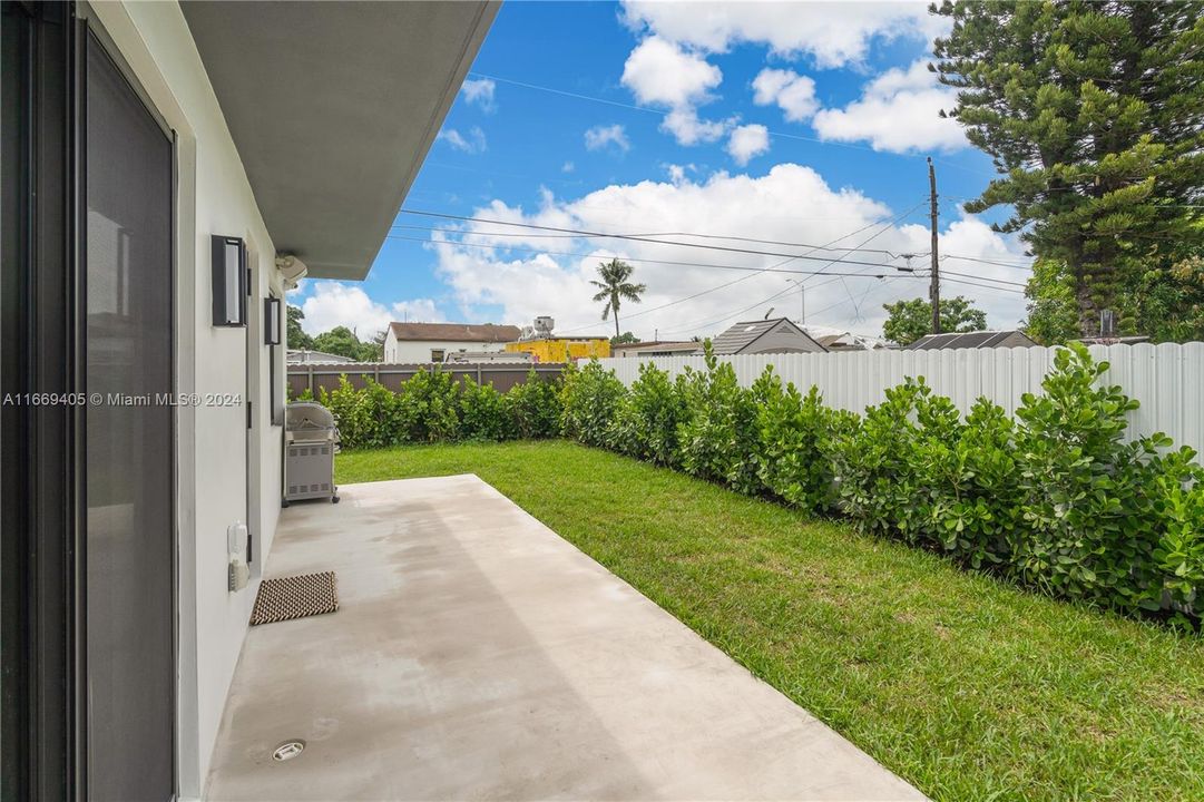 For Sale: $765,000 (4 beds, 2 baths, 1600 Square Feet)