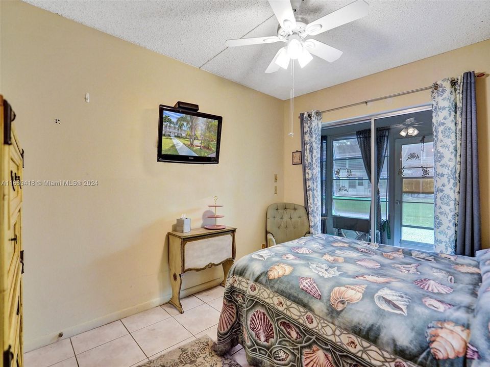 For Sale: $144,000 (2 beds, 1 baths, 820 Square Feet)