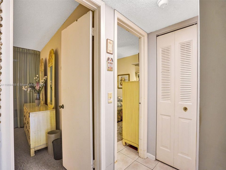 For Sale: $144,000 (2 beds, 1 baths, 820 Square Feet)