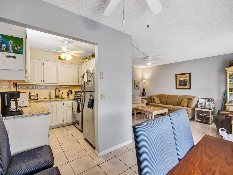 For Sale: $144,000 (2 beds, 1 baths, 820 Square Feet)