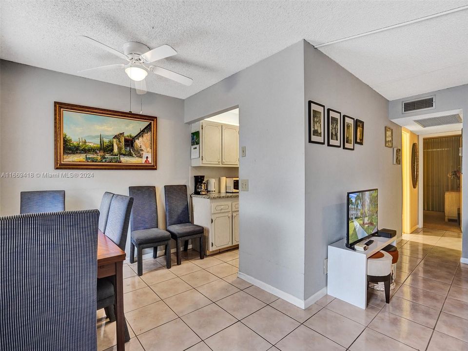 For Sale: $144,000 (2 beds, 1 baths, 820 Square Feet)