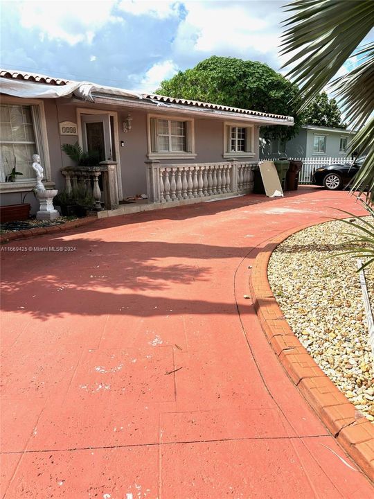 House front- Circular Driveway