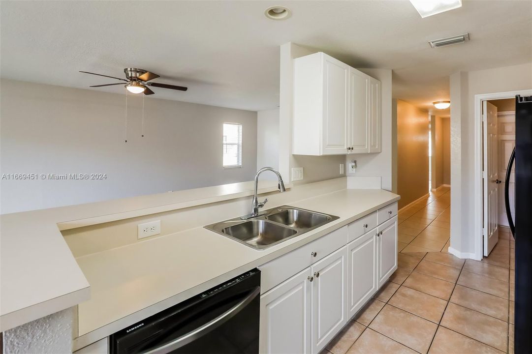 Active With Contract: $2,530 (3 beds, 2 baths, 1590 Square Feet)