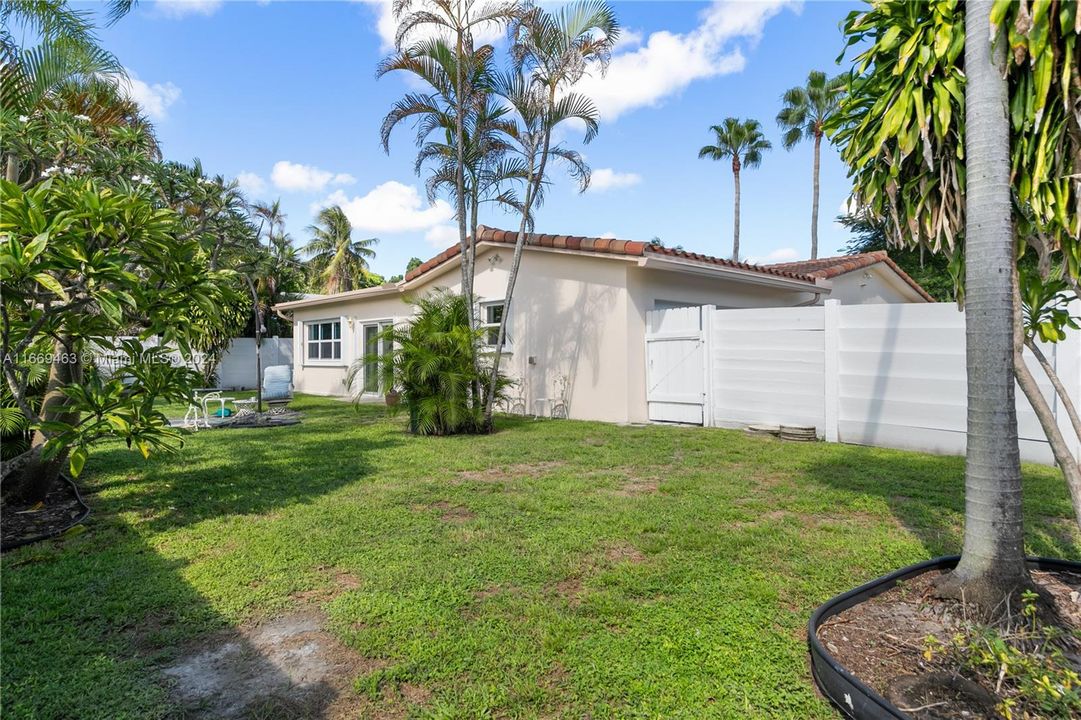 For Sale: $619,900 (3 beds, 2 baths, 1906 Square Feet)