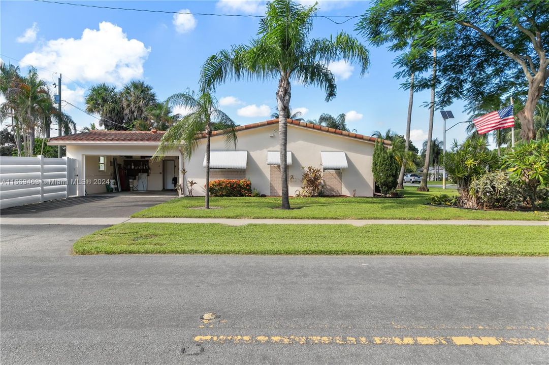 For Sale: $619,900 (3 beds, 2 baths, 1906 Square Feet)