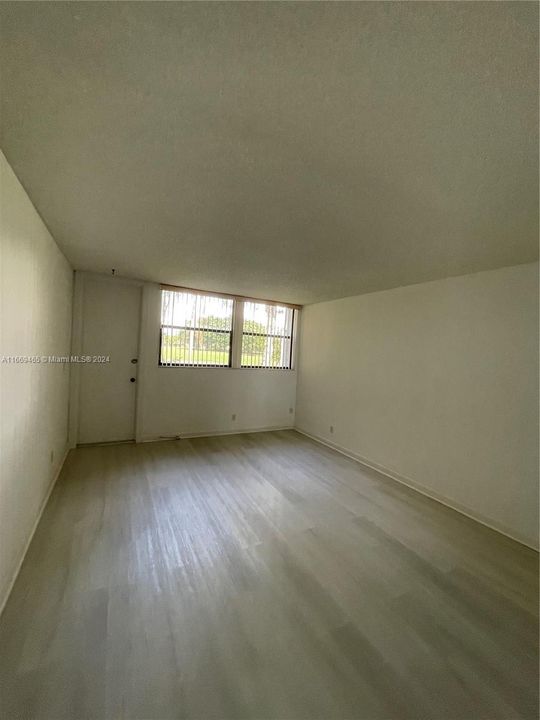 For Rent: $2,750 (2 beds, 2 baths, 1235 Square Feet)