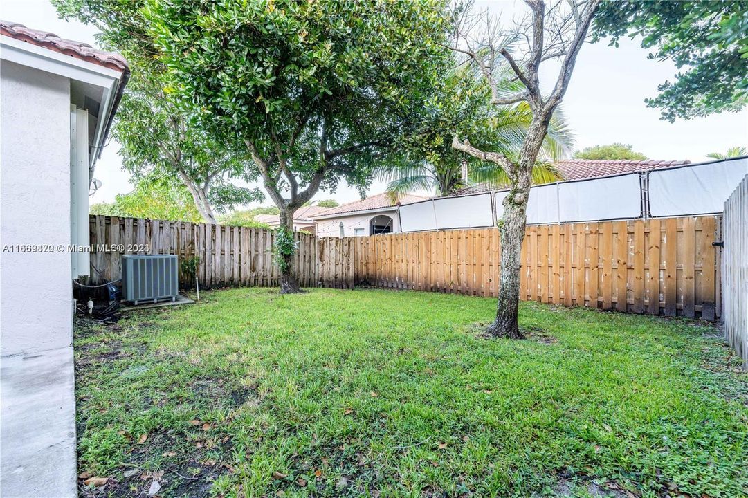 For Sale: $555,000 (3 beds, 2 baths, 1672 Square Feet)